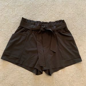 Athleta Flowy Tie Waist Shorts with Pockets
